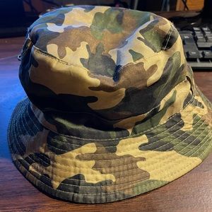 Camo bucket hat